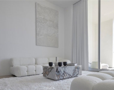 838 N Kings Road - Photo Thumbnail 6