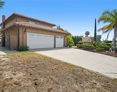 18835 Brasilia Drive - Photo Thumbnail 4