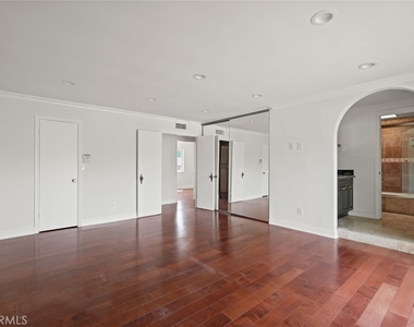 18835 Brasilia Drive - Photo Thumbnail 25