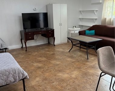 5920 Carell - Photo Thumbnail 2