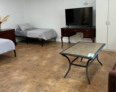 5920 Carell - Photo Thumbnail 5