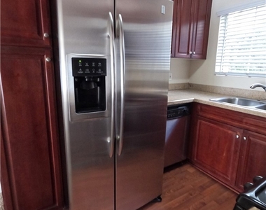 5510 Owensmouth Avenue - Photo Thumbnail 14