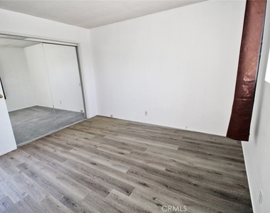 414 E 98th Street - Photo Thumbnail 12
