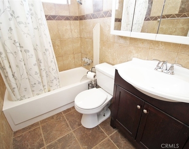 414 E 98th Street - Photo Thumbnail 13