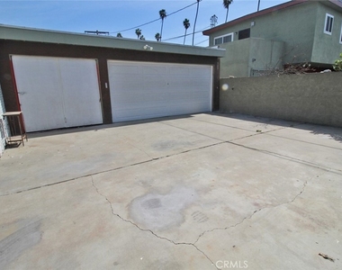 414 E 98th Street - Photo Thumbnail 17