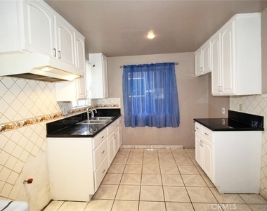 414 E 98th Street - Photo Thumbnail 5