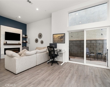 3032 N Coolidge - Photo Thumbnail 2