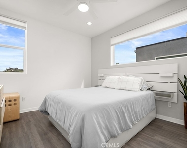 3032 N Coolidge - Photo Thumbnail 19