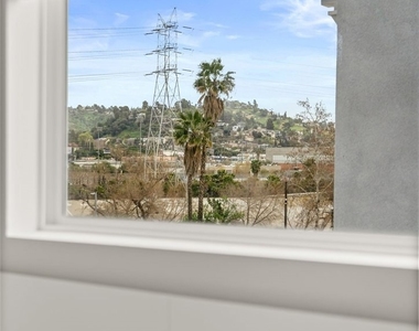 3032 N Coolidge - Photo Thumbnail 20
