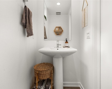 3032 N Coolidge - Photo Thumbnail 14