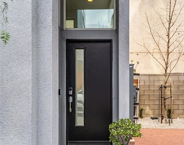 3032 N Coolidge - Photo Thumbnail 27