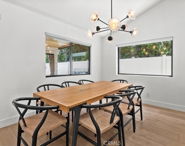 5748 Vesper Avenue - Photo Thumbnail 10