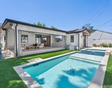 5748 Vesper Avenue - Photo Thumbnail 23