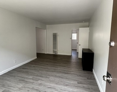 6821 11th Avenue - Photo Thumbnail 9
