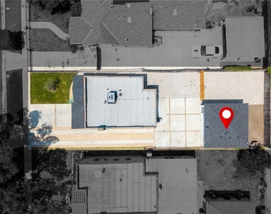 745 1/2 W 106th Street - Photo Thumbnail 10