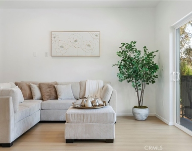 2515 Alsace Avenue - Photo Thumbnail 5