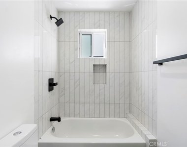 2515 Alsace Avenue - Photo Thumbnail 13