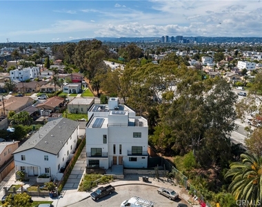 2515 Alsace Avenue - Photo Thumbnail 16