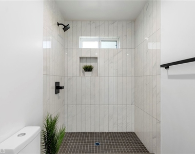2515 Alsace Avenue - Photo Thumbnail 10