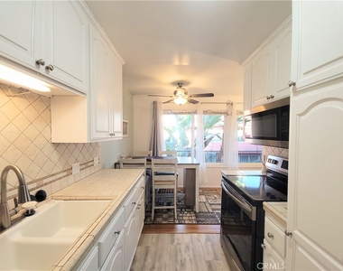 1023 E 1st - Photo Thumbnail 9