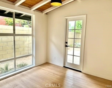 2324 W Palm Avenue - Photo Thumbnail 9