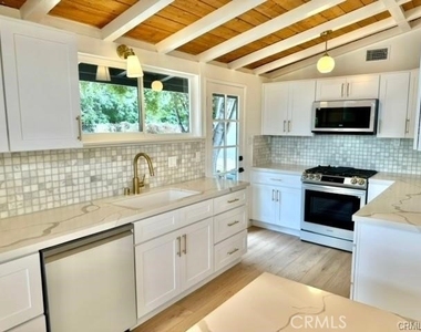 2324 W Palm Avenue - Photo Thumbnail 7