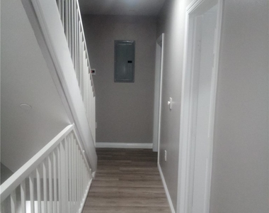 706 W 104 Th Place - Photo Thumbnail 13