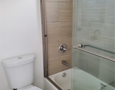 706 W 104 Th Place - Photo Thumbnail 10