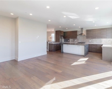 716 N Juanita Avenue - Photo Thumbnail 36