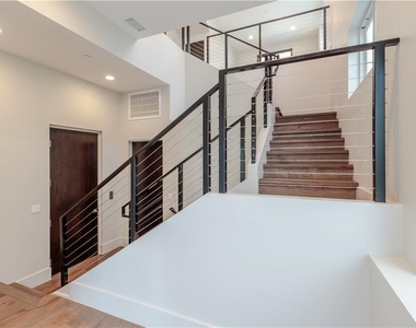 716 N Juanita Avenue - Photo Thumbnail 10