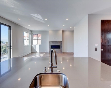 716 N Juanita Avenue - Photo Thumbnail 33