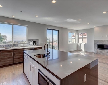 716 N Juanita Avenue - Photo Thumbnail 32