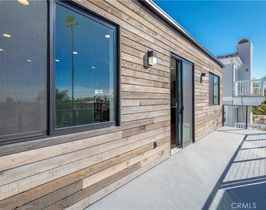 716 N Juanita Avenue - Photo Thumbnail 37