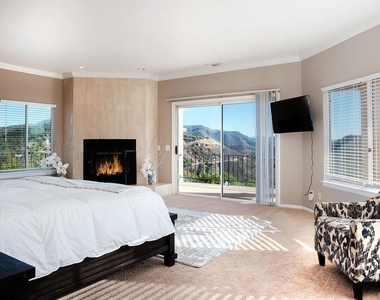 3804 W Sandia Creek - Photo Thumbnail 18