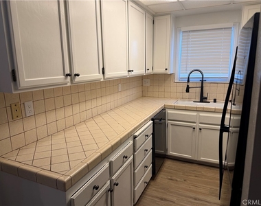 325 N Vermont - Photo Thumbnail 5