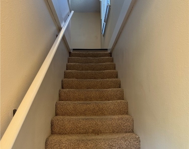 325 N Vermont - Photo Thumbnail 9