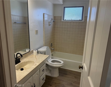 325 N Vermont - Photo Thumbnail 6