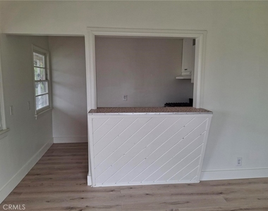207 W La Paloma - Photo Thumbnail 4