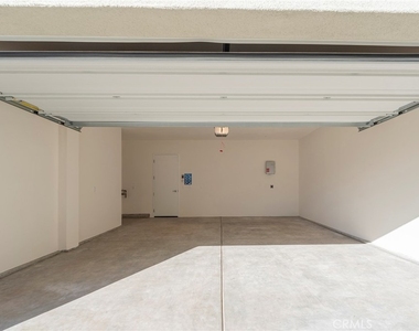 121 Baluster - Photo Thumbnail 39