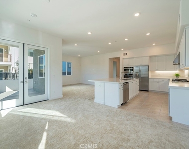 121 Baluster - Photo Thumbnail 9