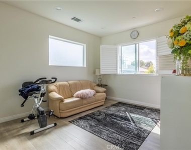 12751 Hazel Ave - Photo Thumbnail 17