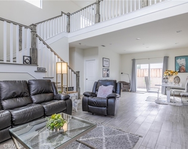 12751 Hazel Ave - Photo Thumbnail 4