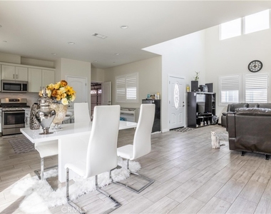 12751 Hazel Ave - Photo Thumbnail 7