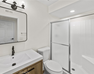 51 Golden Glen Street - Photo Thumbnail 13