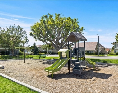 51 Golden Glen Street - Photo Thumbnail 24