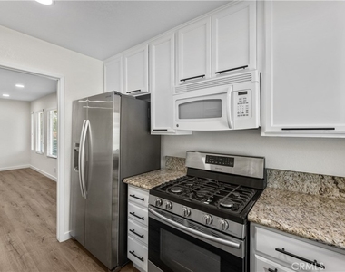 51 Golden Glen Street - Photo Thumbnail 2