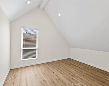 51 Golden Glen Street - Photo Thumbnail 12