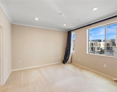 111 Bowery - Photo Thumbnail 10