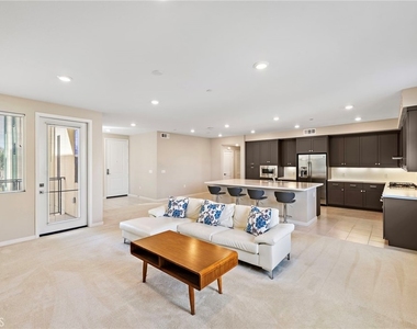 111 Bowery - Photo Thumbnail 5
