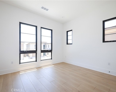 446 Ridgecrest - Photo Thumbnail 30